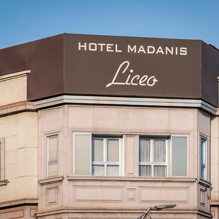 Hotel Madanis Liceo L’Hospitalet de Llobregat Exterior foto